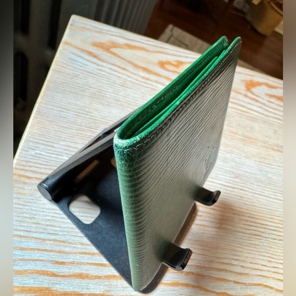 Louis Vuitton Epi Green Wallet - Picture 2 of 14